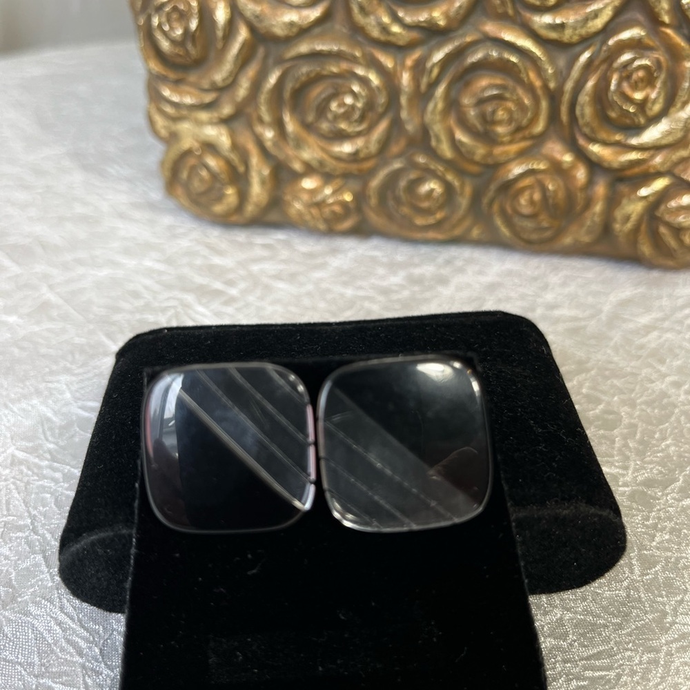 Vintage 80’s Elegant Black and Silver Square Earrings